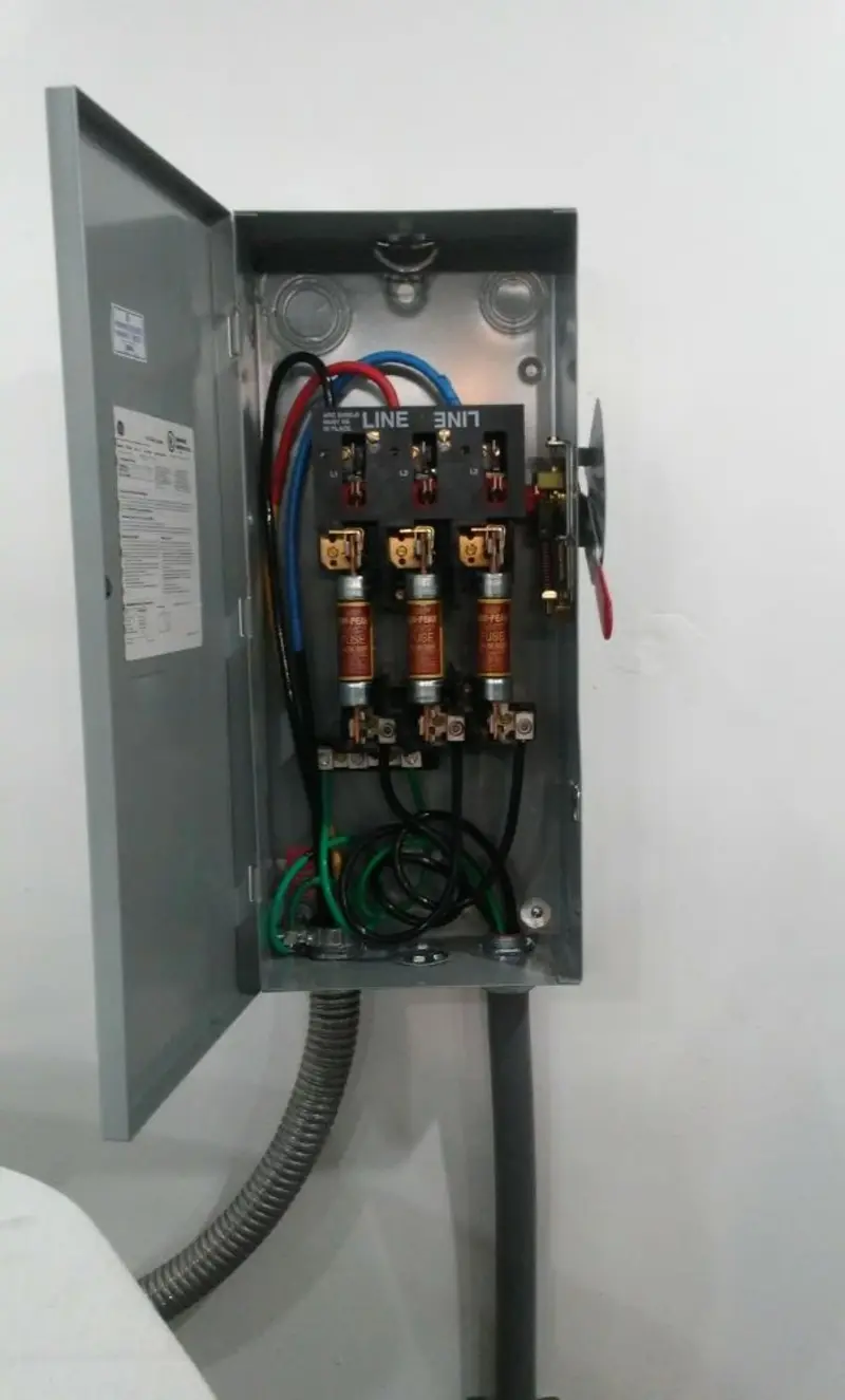 Three-phase disconnect switch installed for Smoke Detector Installation in Southampton